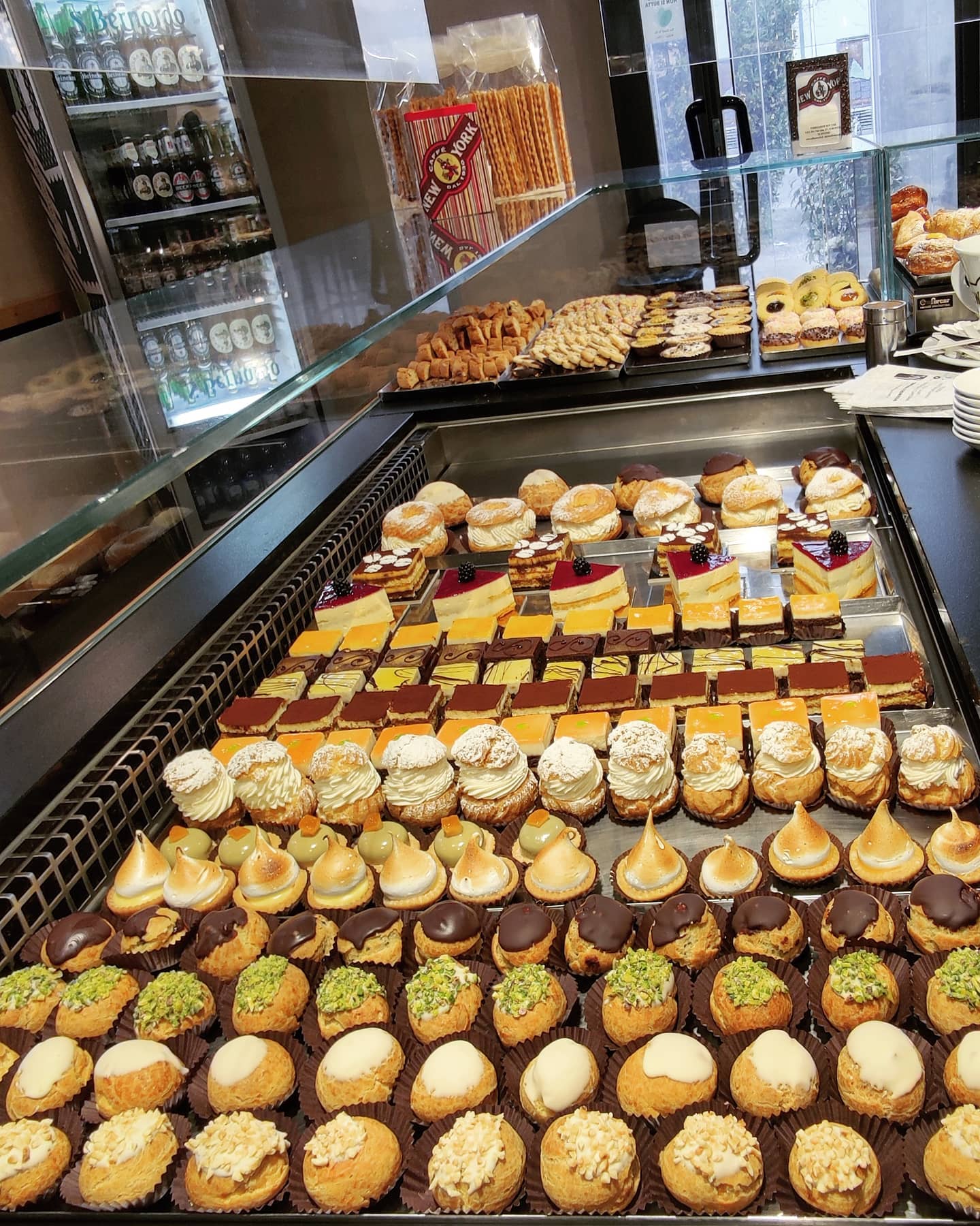 Vetrina pasticceria